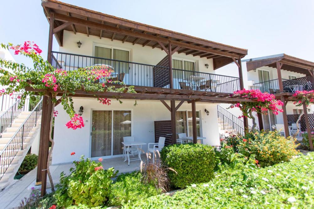 Hotel Citrus Tree Gardens Karavas  Esterno foto